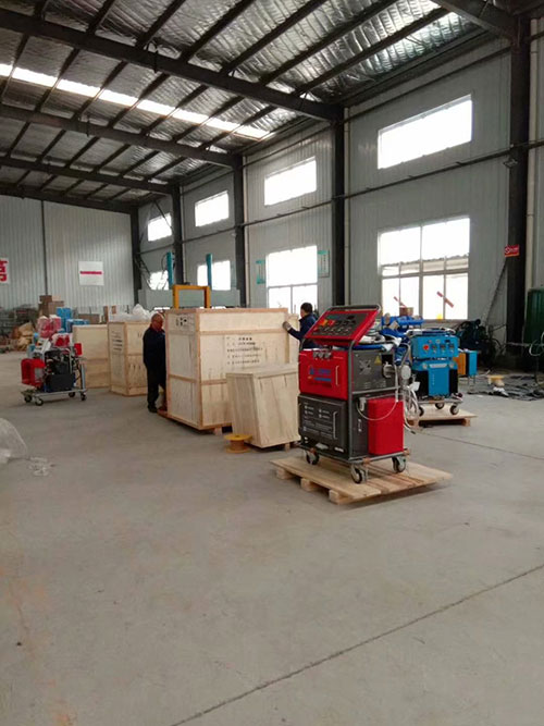 進口聚脲噴涂機售價是多少錢(圖1) 徐州市客戶防腐防水聚脲噴涂設(shè)備